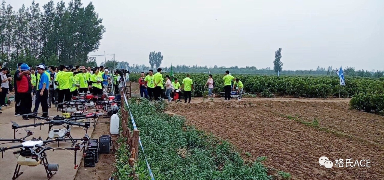 參賽的植保無人機(jī)選手 參賽的植保無人機(jī)選手